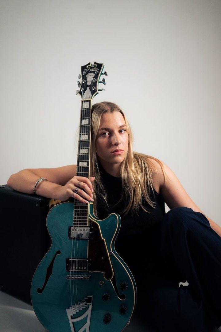 Jessica B, private party singer in London